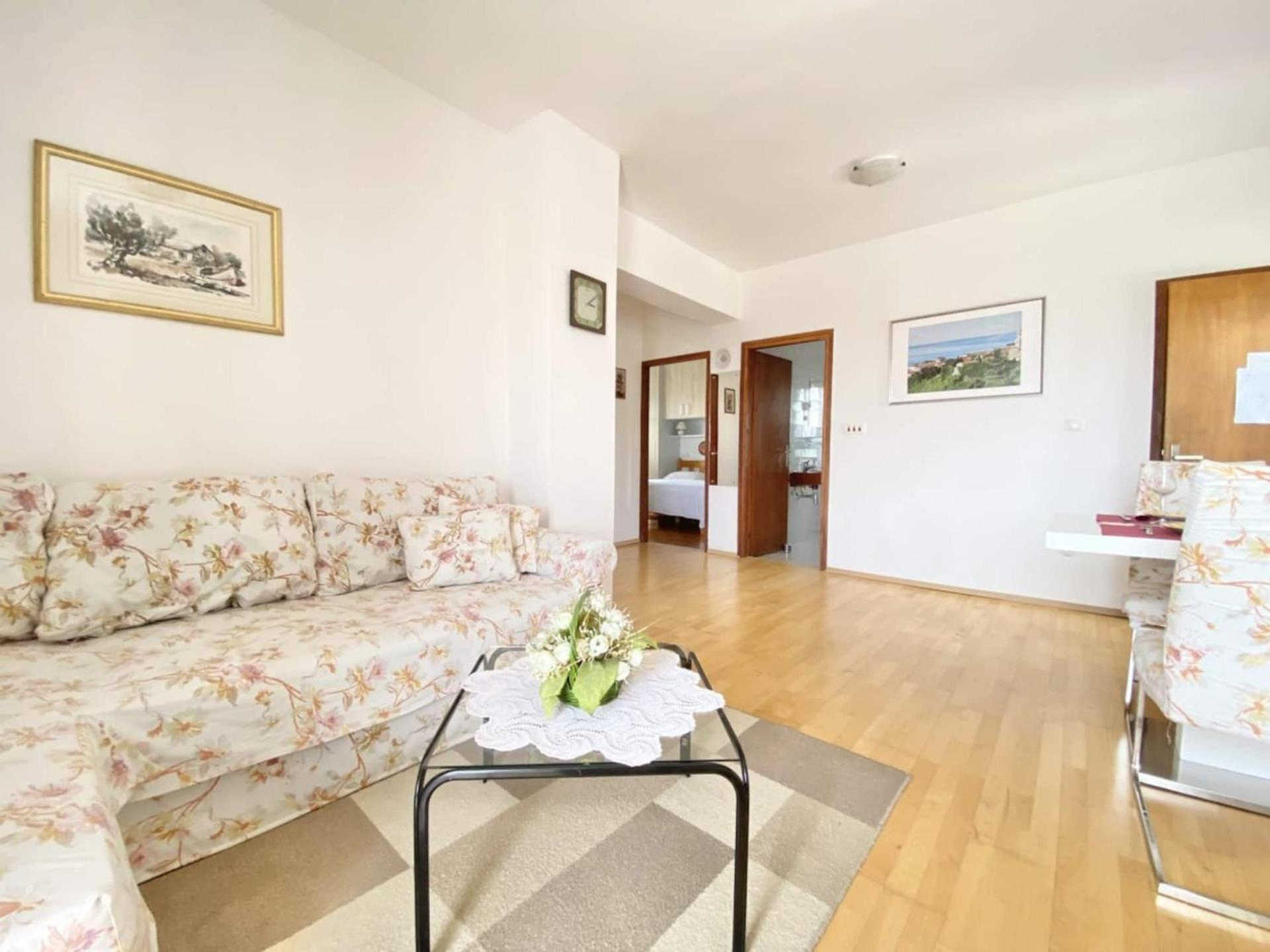 Family Apartments Viva Close To The Beach Krk Town Extérieur photo